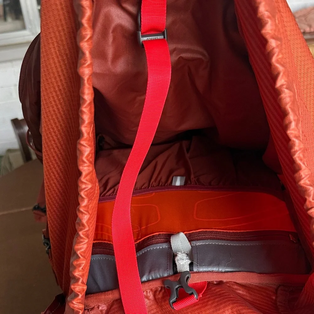 OSPREY Men's Hiking Backpack in Rust Orange - Picture 11 of 16